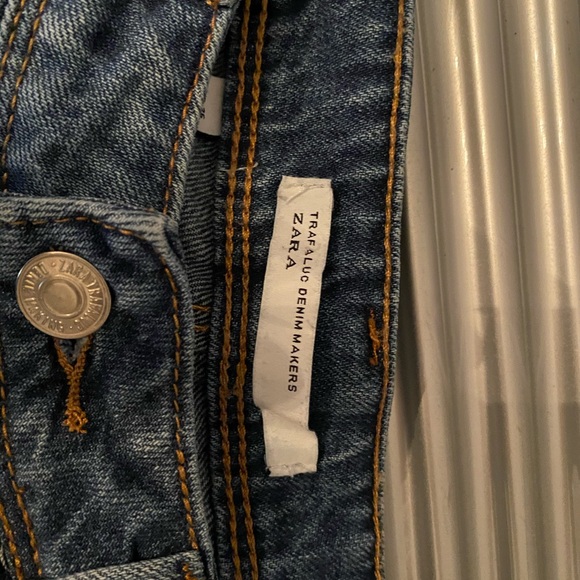 EMBROIDERED mid rise denim shorts - Picture 5 of 5